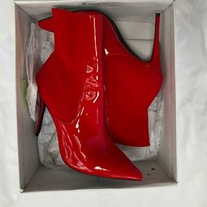 Steve Madden Divinity Red boots size 9